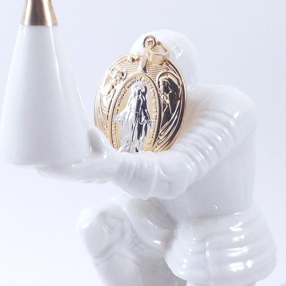 💞 Virgin Mary Pendant + Necklace - Picture 8 of 8